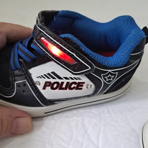 Toddler's Police Light Up Running  Shoes - Picture 9 of 12